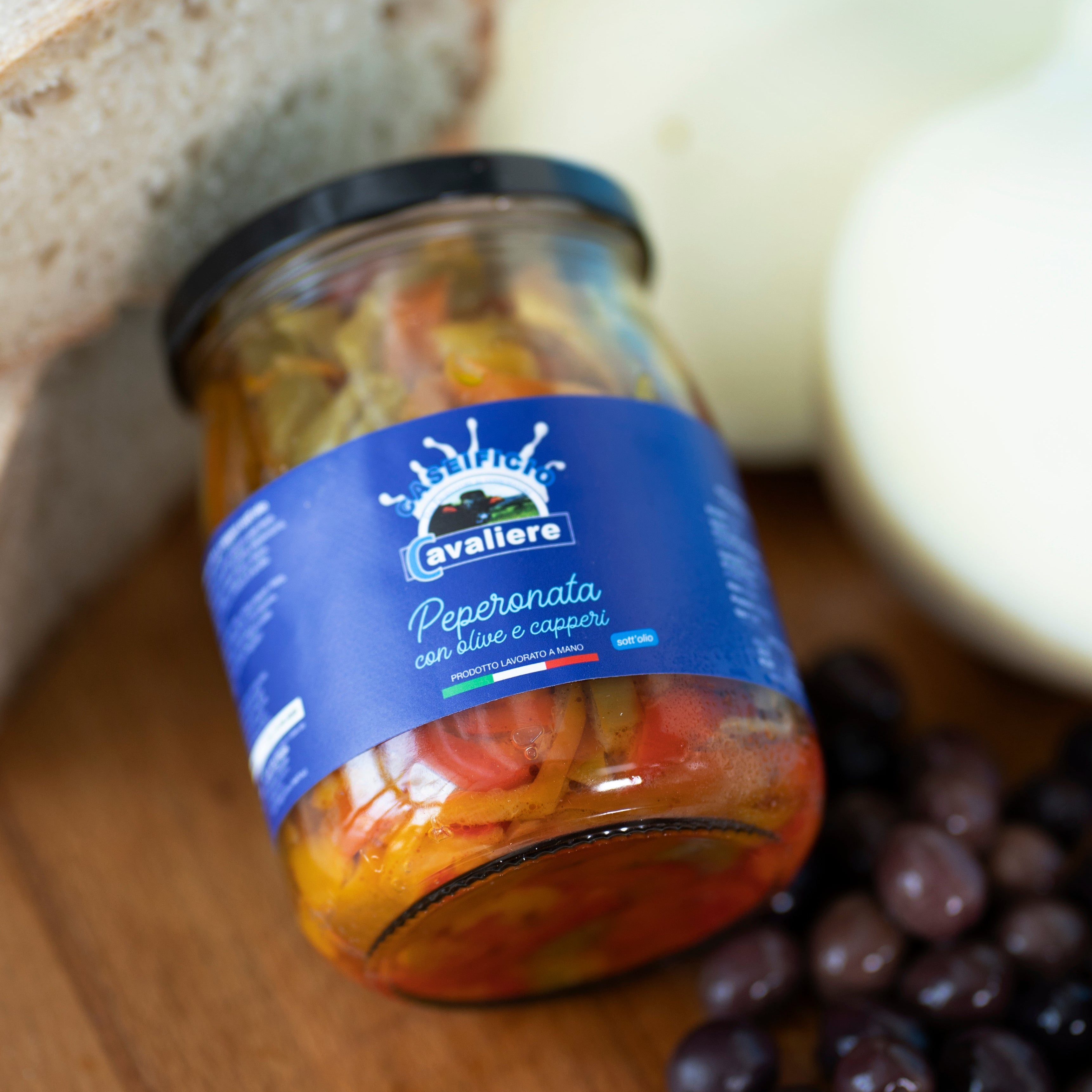 Peperonata con olive e capperi sott'olio 580ml CAVALIERE